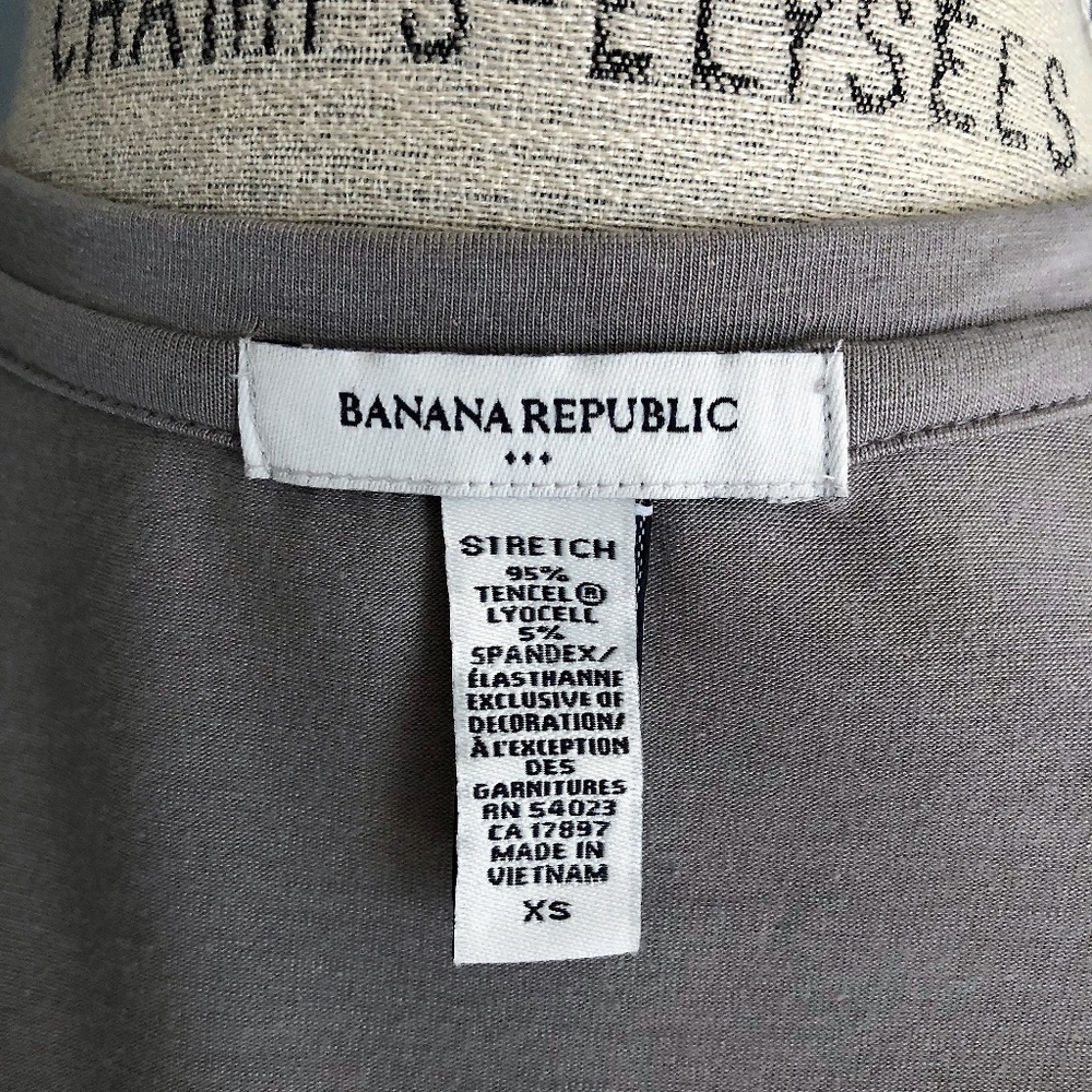 Banana Republic 3/4 Sleeve Blouse w/ Chiffon Pleat - Picture 5 of 7